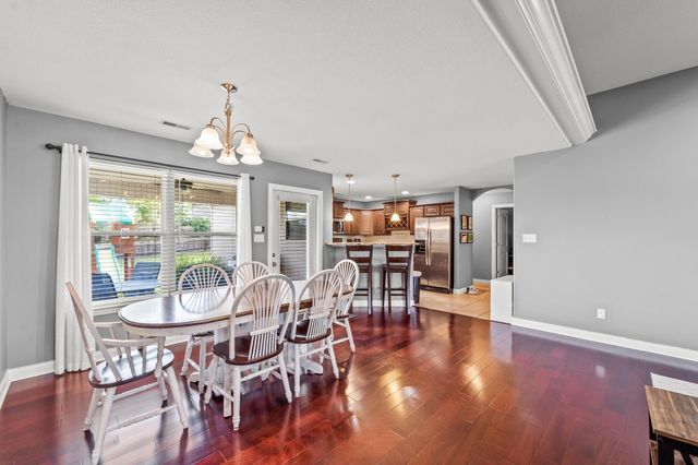 2100 BATES CREEK DR, Columbia, MO 65201