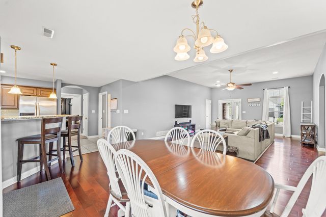 2100 BATES CREEK DR, Columbia, MO 65201