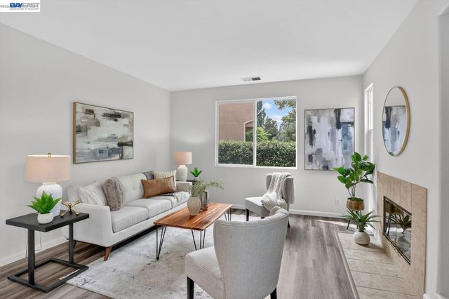 20044 Shadow Creek Cir, Castro Valley, CA 94552