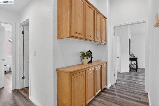 20044 Shadow Creek Cir, Castro Valley, CA 94552