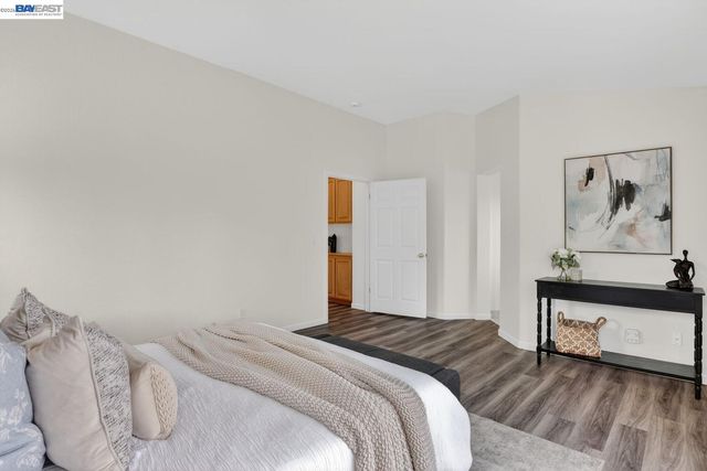 20044 Shadow Creek Cir, Castro Valley, CA 94552