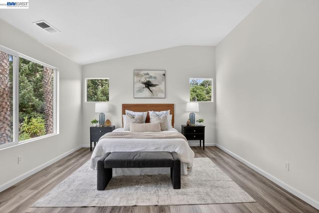 20044 Shadow Creek Cir, Castro Valley, CA 94552