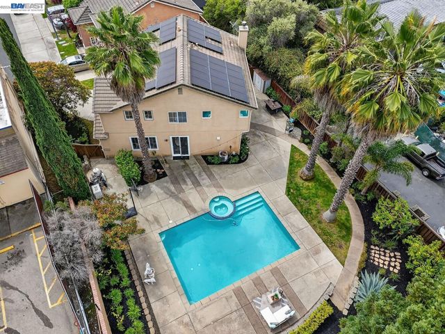 20044 Shadow Creek Cir, Castro Valley, CA 94552