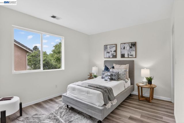 20044 Shadow Creek Cir, Castro Valley, CA 94552