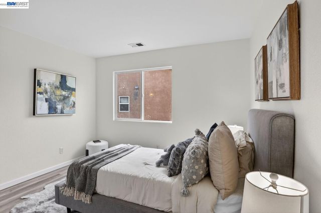 20044 Shadow Creek Cir, Castro Valley, CA 94552