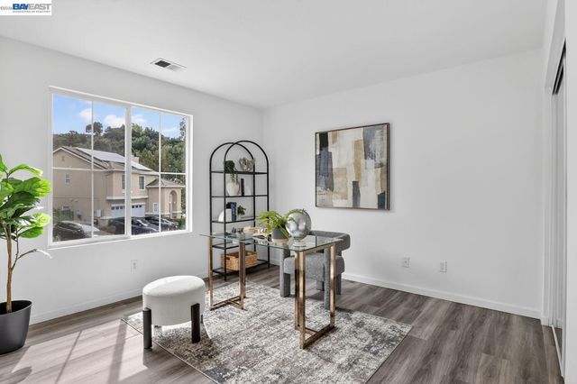 20044 Shadow Creek Cir, Castro Valley, CA 94552