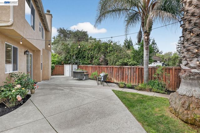 20044 Shadow Creek Cir, Castro Valley, CA 94552
