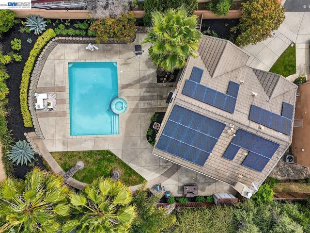 20044 Shadow Creek Cir, Castro Valley, CA 94552