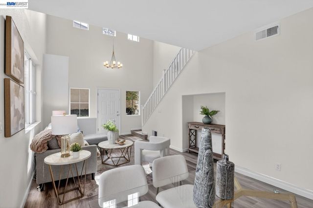 20044 Shadow Creek Cir, Castro Valley, CA 94552