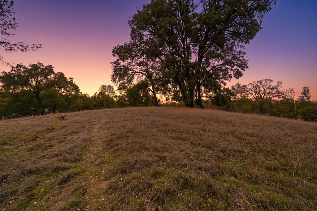 Deer Hollow Court, Redding, CA 96001