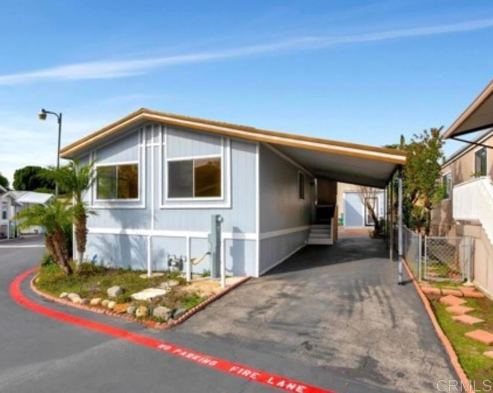 400 N MELROSE Drive 22, Vista, CA 92083 — photo 3