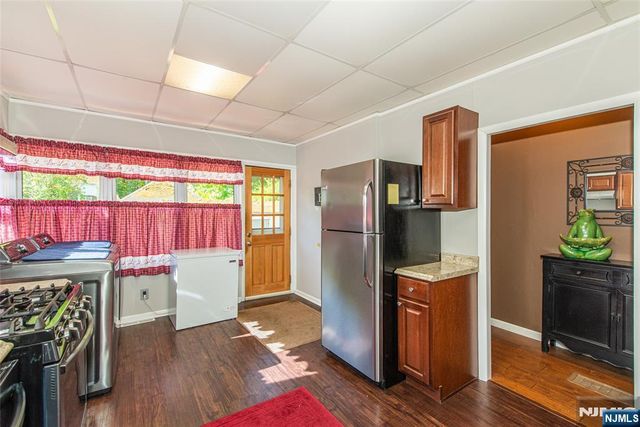 42 Main Beach Road, Ringwood, NJ 07456