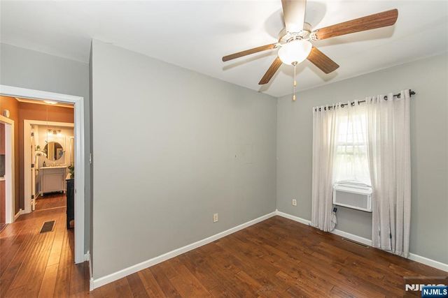 42 Main Beach Road, Ringwood, NJ 07456