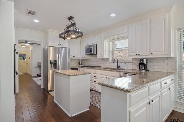 3915 Post Oak Road, Tyler, TX 75701