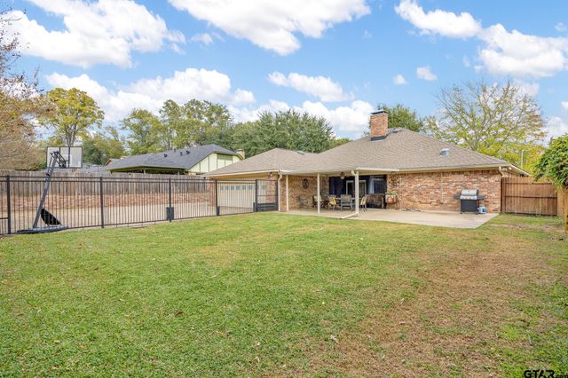 3915 Post Oak Road, Tyler, TX 75701