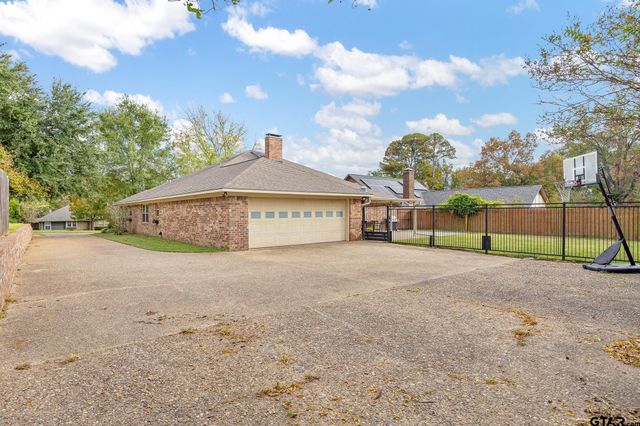 3915 Post Oak Road, Tyler, TX 75701