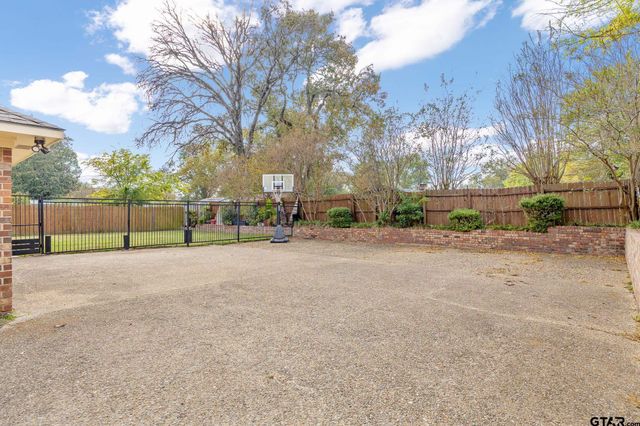 3915 Post Oak Road, Tyler, TX 75701