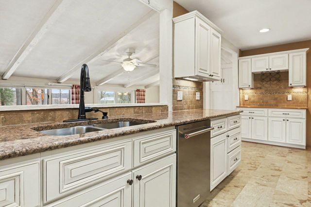 3256 Dorais Drive Ne, City Of Grand Rapids, MI 49525