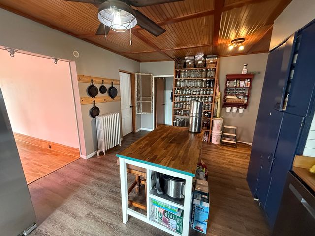 300 Holcomb Avenue, Milledgeville, IL 61051