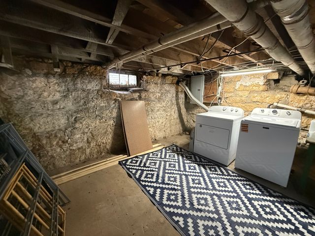 300 Holcomb Avenue, Milledgeville, IL 61051