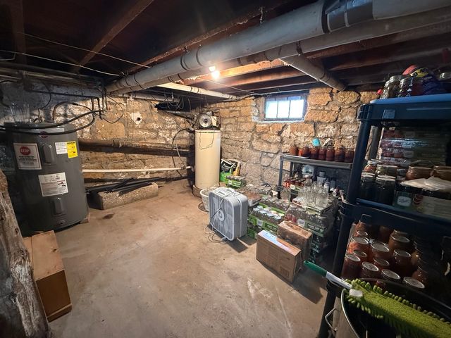 300 Holcomb Avenue, Milledgeville, IL 61051