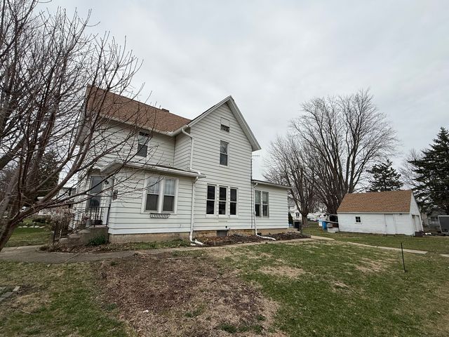 300 Holcomb Avenue, Milledgeville, IL 61051