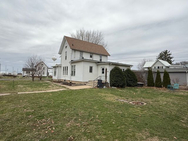 300 Holcomb Avenue, Milledgeville, IL 61051