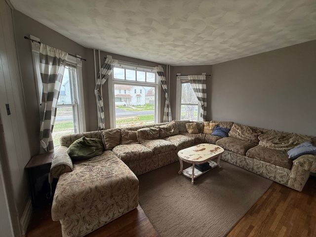 300 Holcomb Avenue, Milledgeville, IL 61051