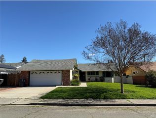 1700 Hemlock St, Fairfield, CA 94533