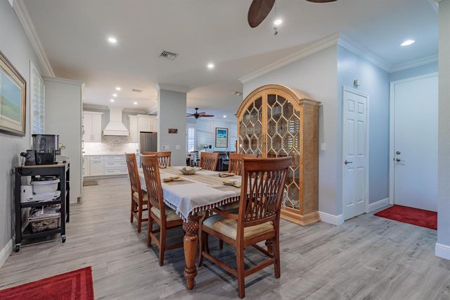 3285 SW Porpoise Circle, Stuart, FL 34997