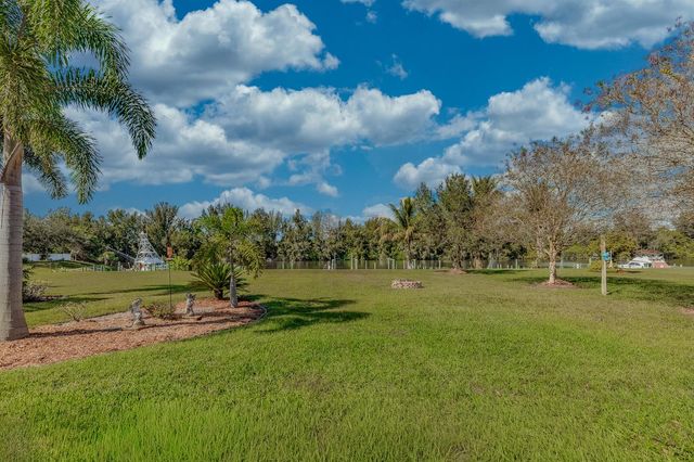3285 SW Porpoise Circle, Stuart, FL 34997