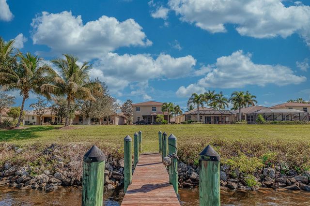 3285 SW Porpoise Circle, Stuart, FL 34997