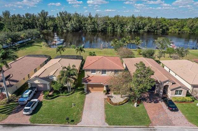 3285 SW Porpoise Circle, Stuart, FL 34997