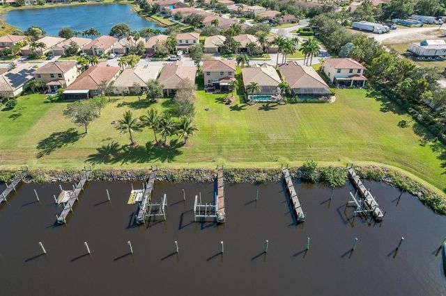 3285 SW Porpoise Circle, Stuart, FL 34997