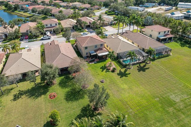3285 SW Porpoise Circle, Stuart, FL 34997