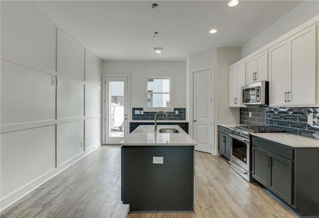 5603 Pine Street, Flowery Branch, GA 30542