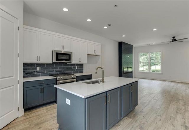 5603 Pine Street, Flowery Branch, GA 30542