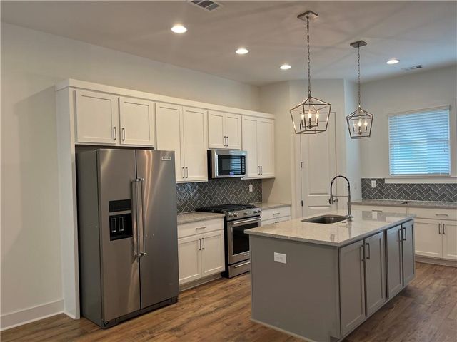 5603 Pine Street, Flowery Branch, GA 30542