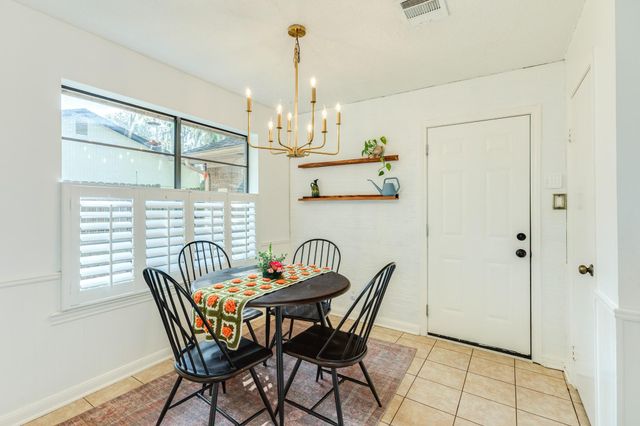 258 Edgewater Drive, West Columbia, TX 77486