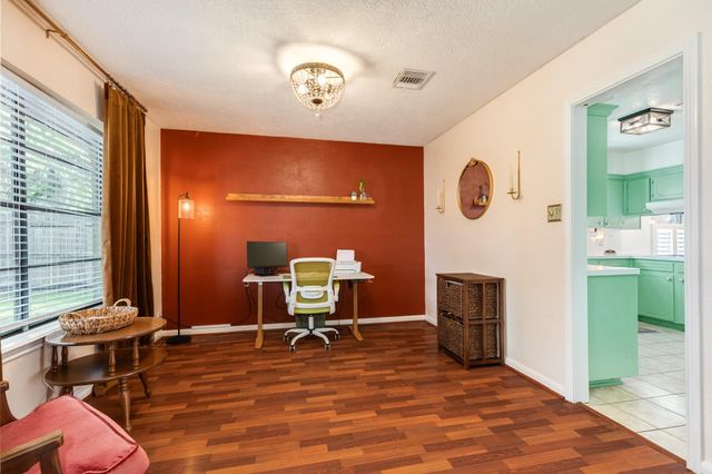 258 Edgewater Drive, West Columbia, TX 77486