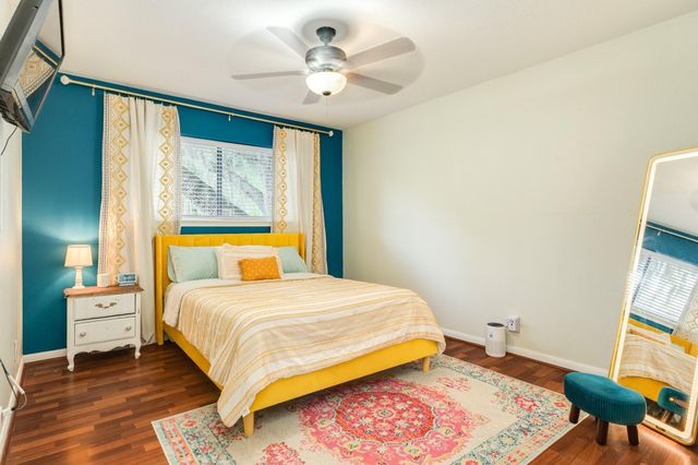 258 Edgewater Drive, West Columbia, TX 77486