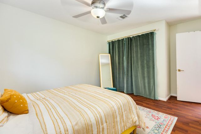 258 Edgewater Drive, West Columbia, TX 77486
