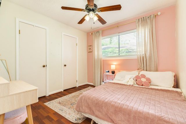 258 Edgewater Drive, West Columbia, TX 77486
