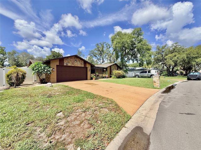 7616 LAUREL OAK COURT, Port Richey, FL 34668