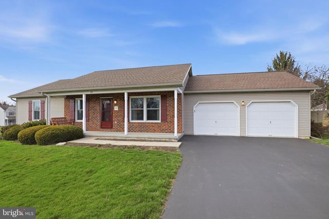 111 FARMINGDALE LN, Marietta, PA 17547