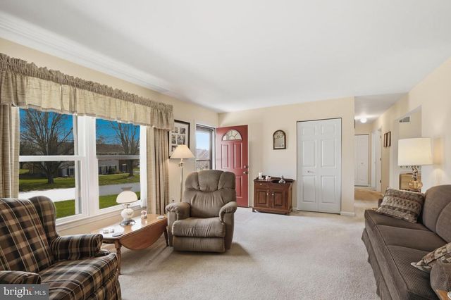 111 FARMINGDALE LN, Marietta, PA 17547