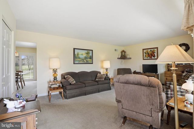 111 FARMINGDALE LN, Marietta, PA 17547