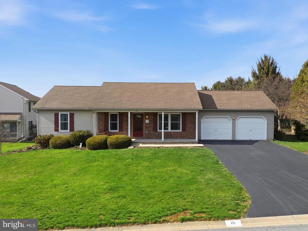 111 FARMINGDALE LN, Marietta, PA 17547