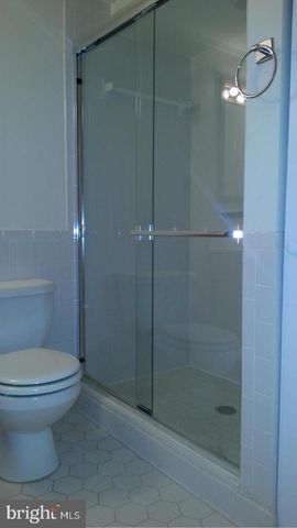 5100 10TH ST N, Arlington, VA 22205