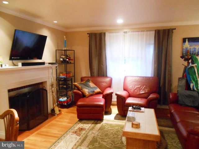 5100 10TH ST N, Arlington, VA 22205